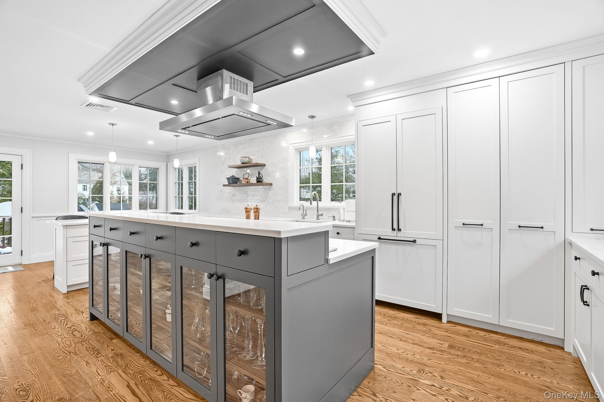 #12 photo, 65 Howell Avenue, Larchmont , NY 10538