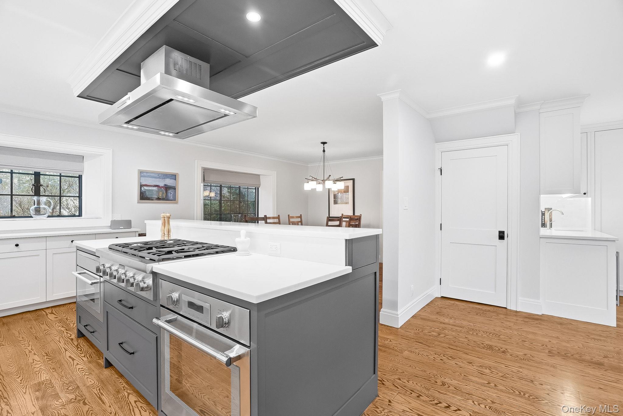 #13 photo, 65 Howell Avenue, Larchmont , NY 10538