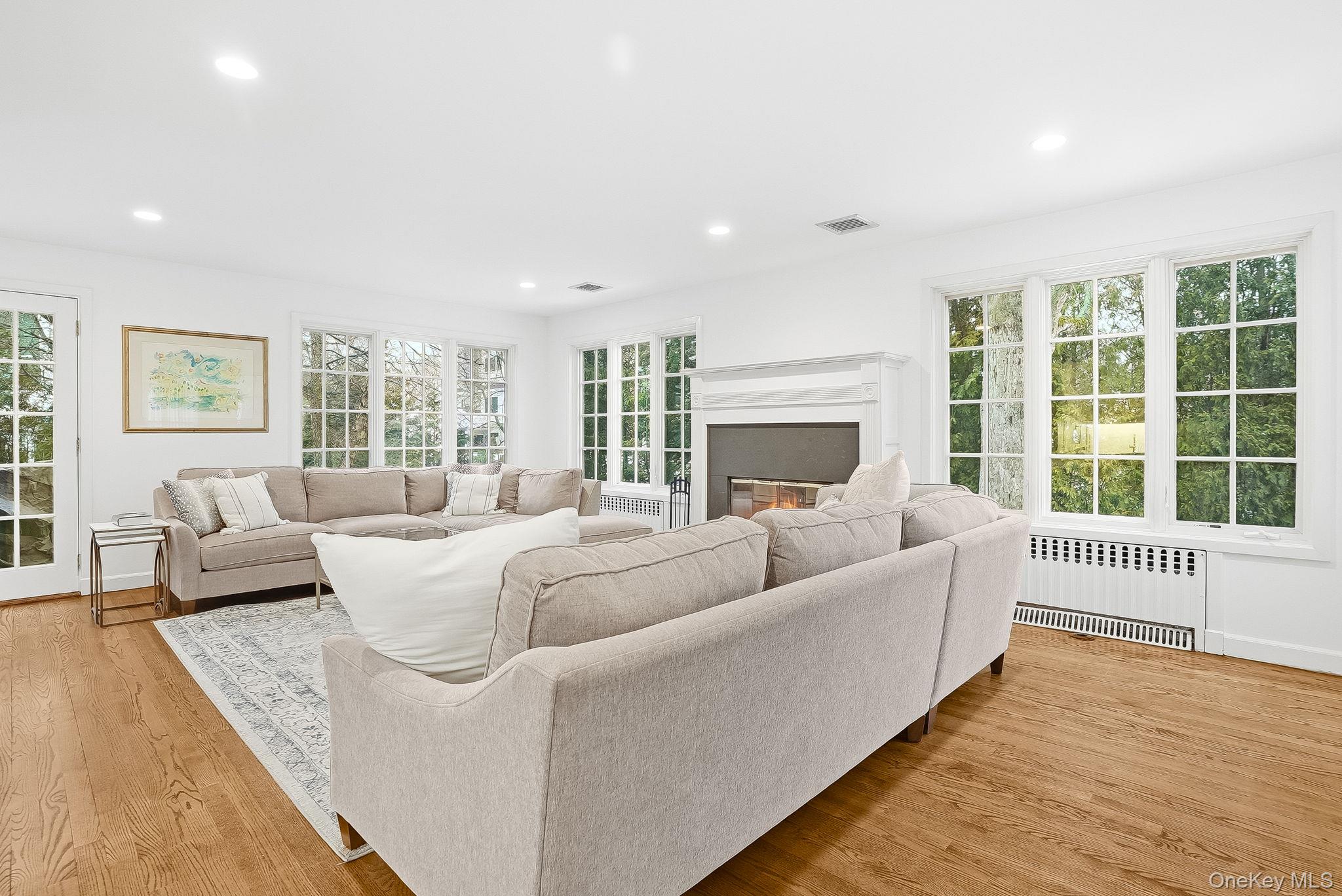 #17 photo, 65 Howell Avenue, Larchmont , NY 10538