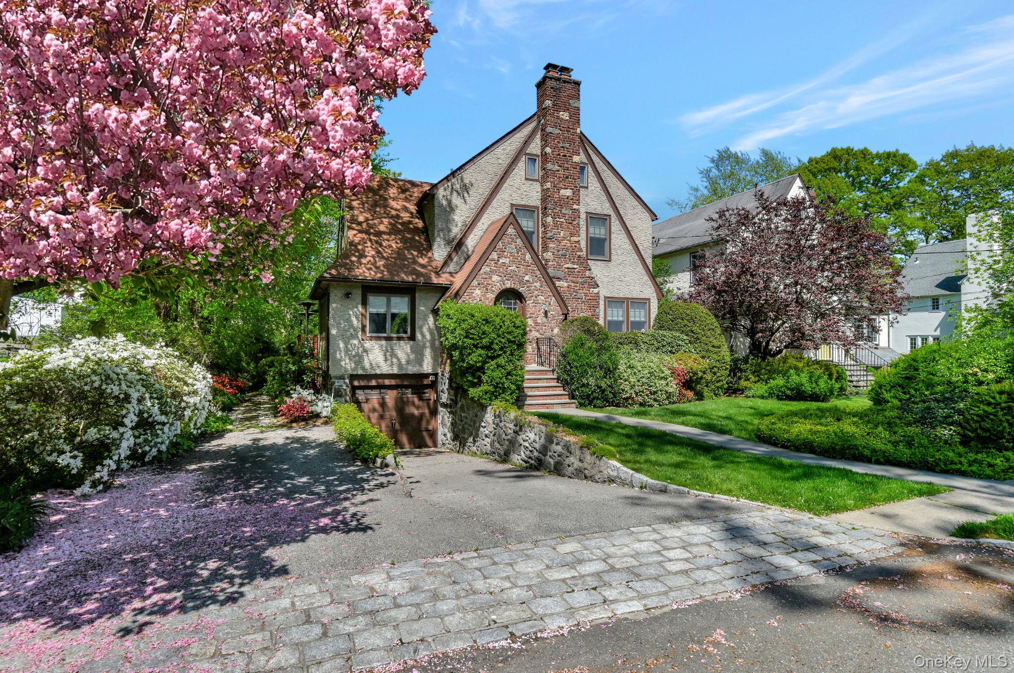 #1 photo, 7 Poplar Road, 뉴욕주 Larchmont , NY 10538