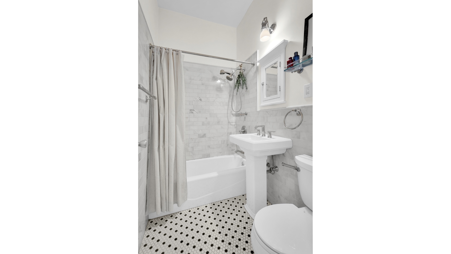 #9 photo, 320 E 86TH Street, מנהטן Yorkville , NY 10028