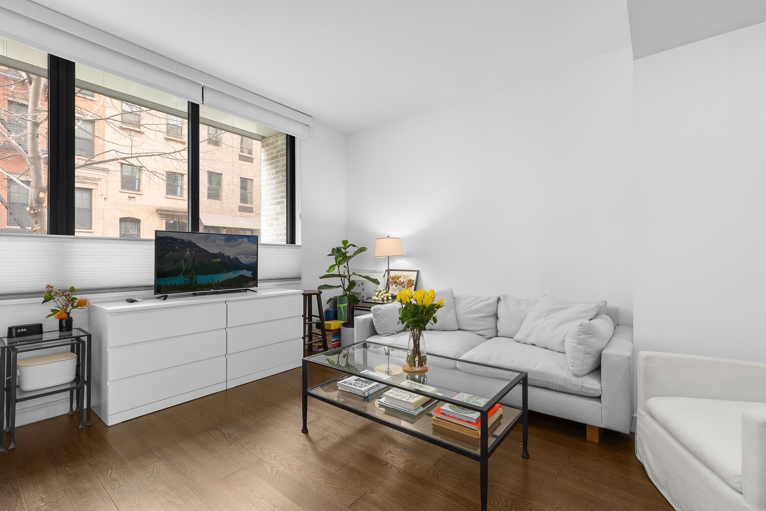 #4 photo, 211 E 13TH Street, Манхэттен ‖ East Village , NY 10003