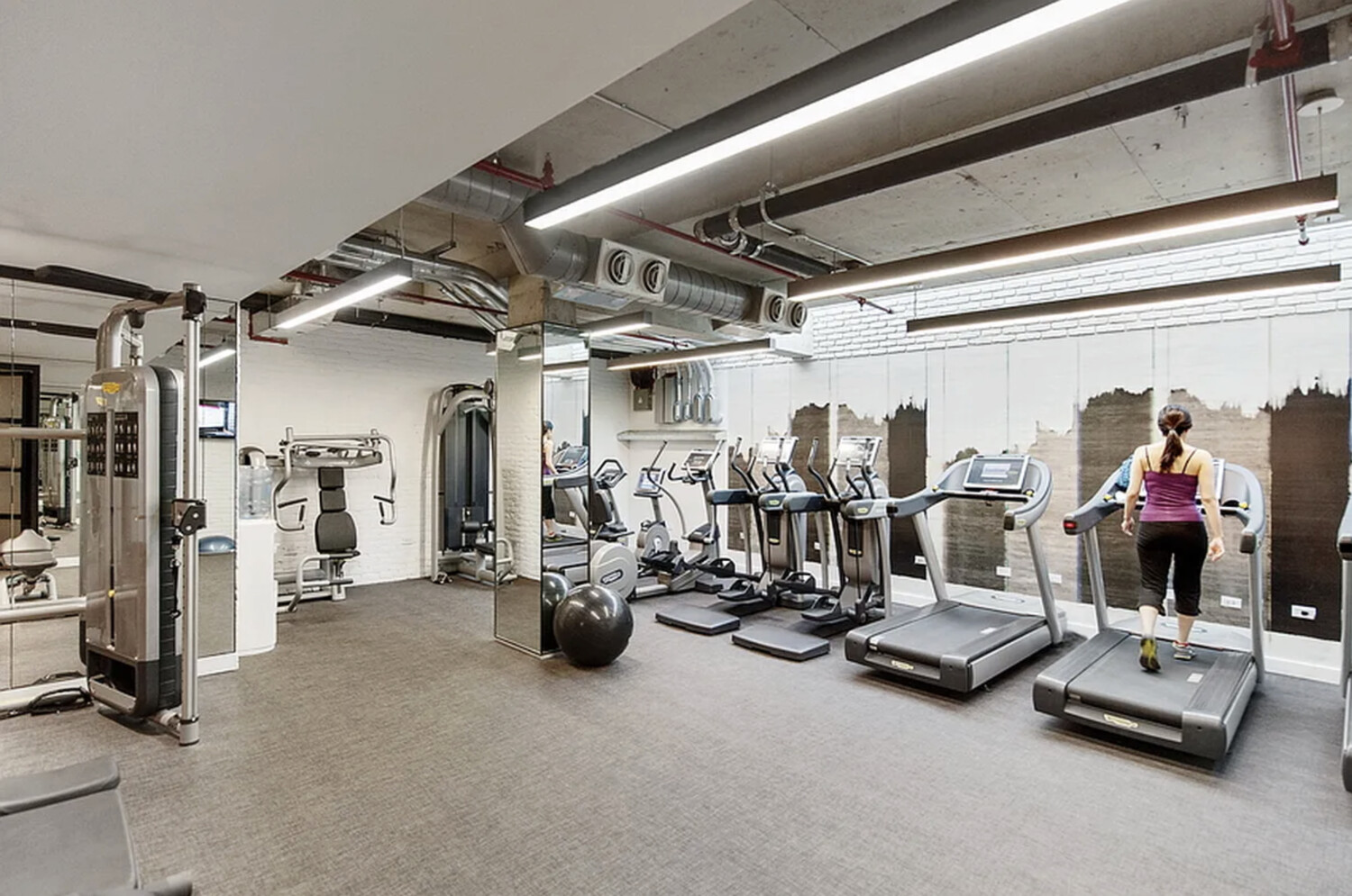 #7 photo, 211 E 13TH Street, Манхэттен ‖ East Village , NY 10003