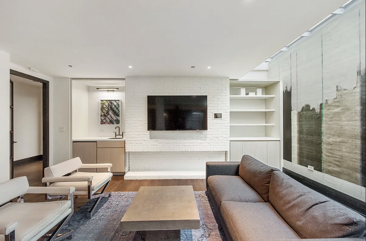 #9 photo, 211 E 13TH Street, Манхэттен ‖ East Village , NY 10003