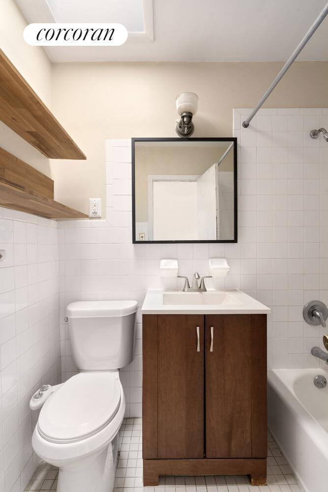 #13 photo, 704 HUMBOLDT Street, Бруклин ‖ Greenpoint , NY 11222