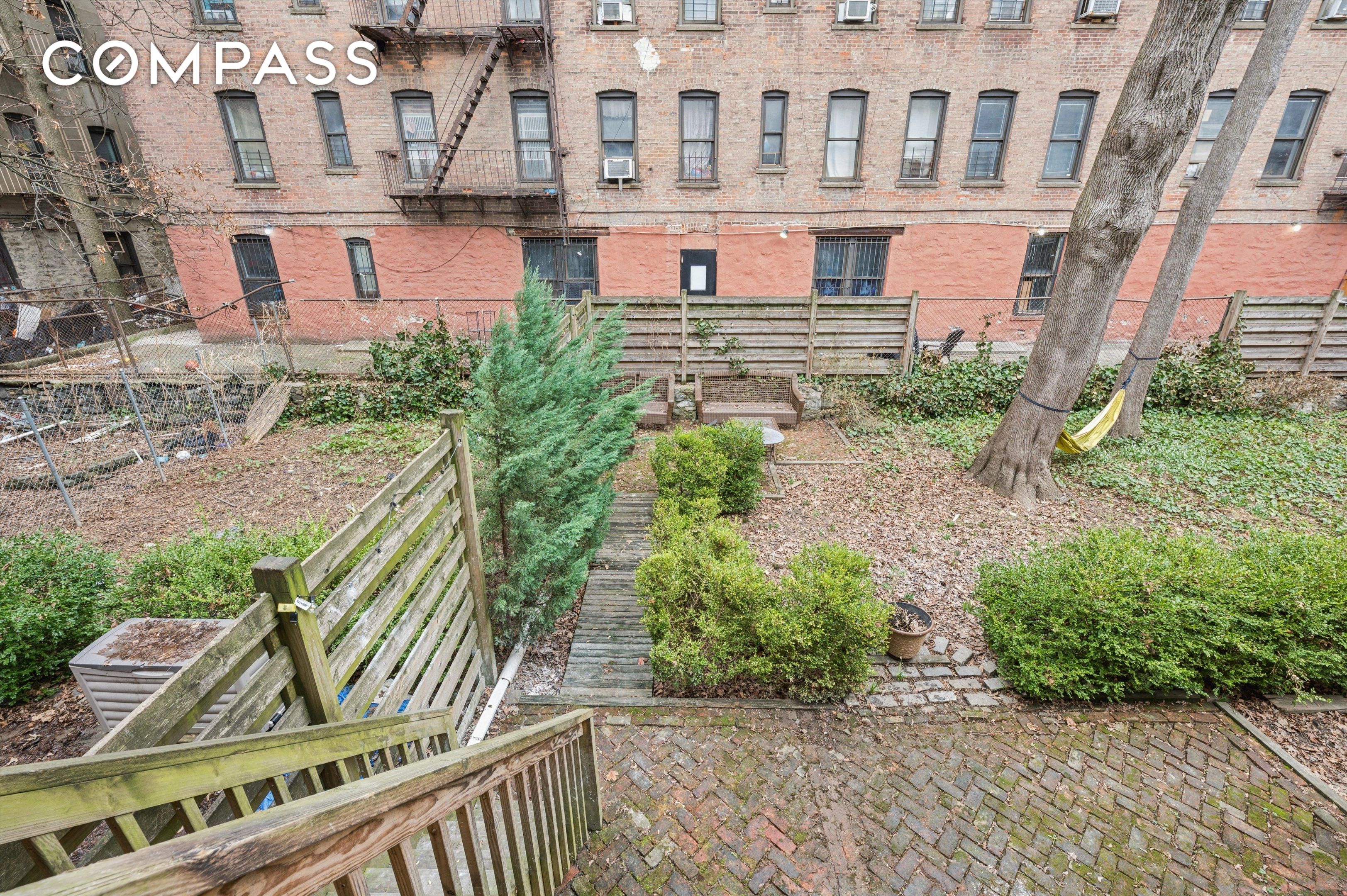 #18 photo, Bronx, Fordham , NY 10458