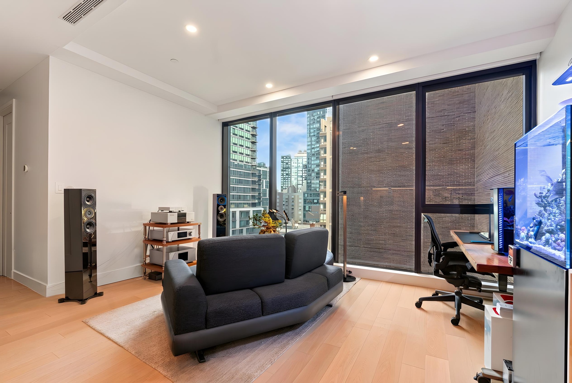 #1 photo, 5 Court Square, קווינס Long Island City , NY 11101