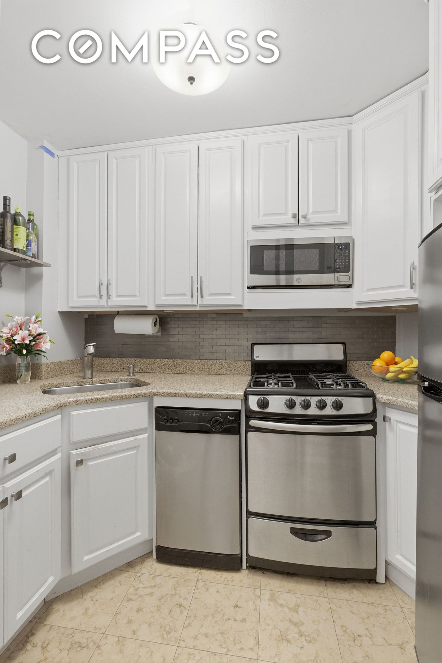 #7 photo, 345 E 81st Street, מנהטן Upper East Side , NY 10028