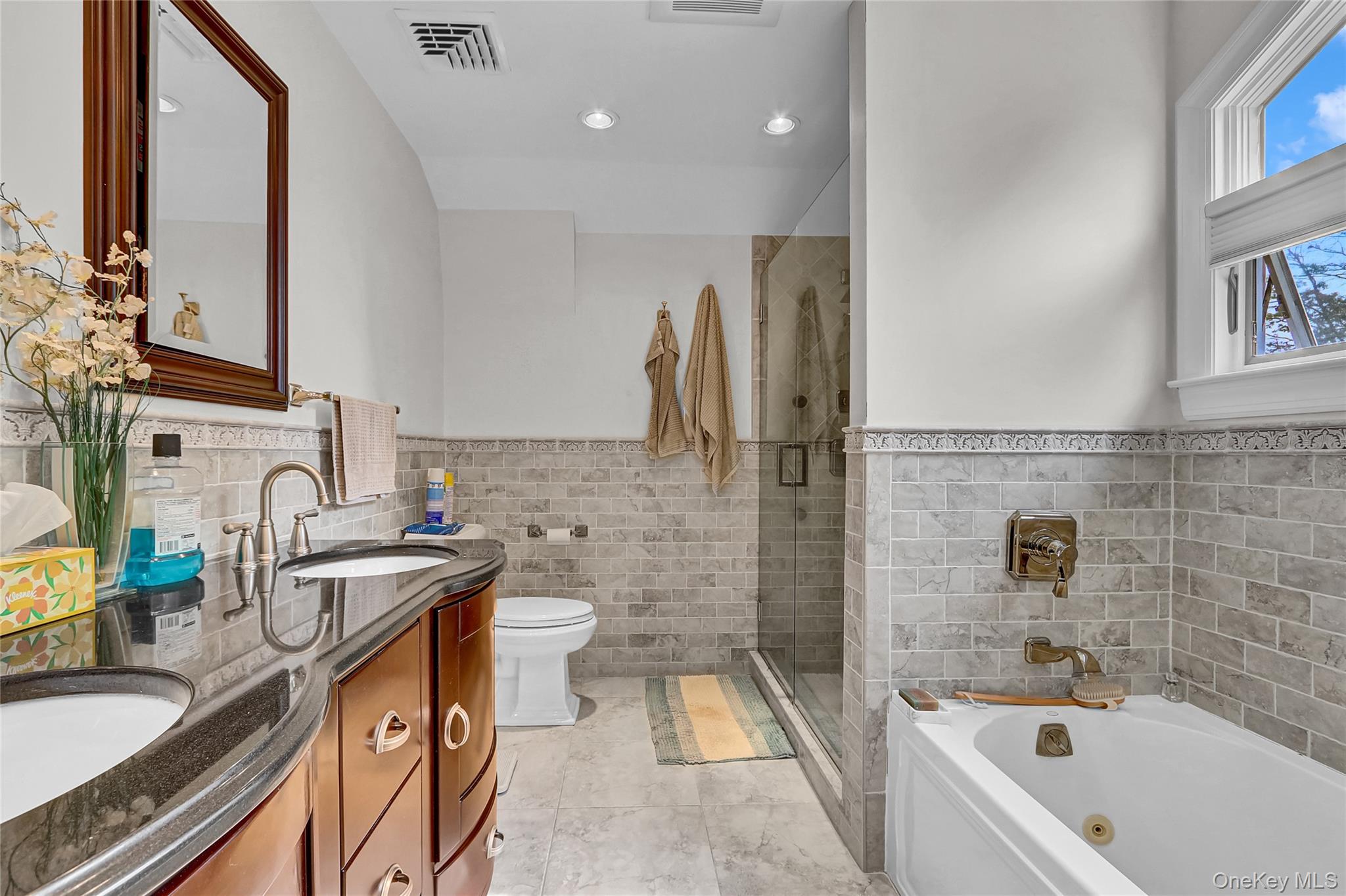 #11 photo, 2070 Beverly Way, Merrick , NY 11566