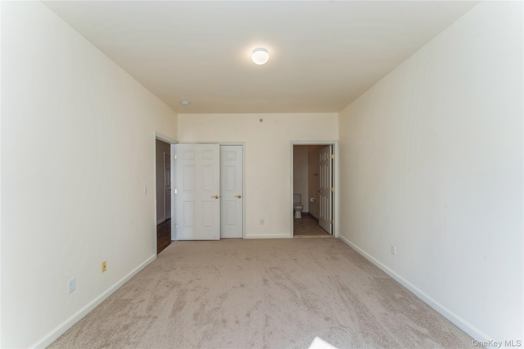 #10 photo, 403 Autumn Drive, Нассау ‖ East Meadow , NY 11554