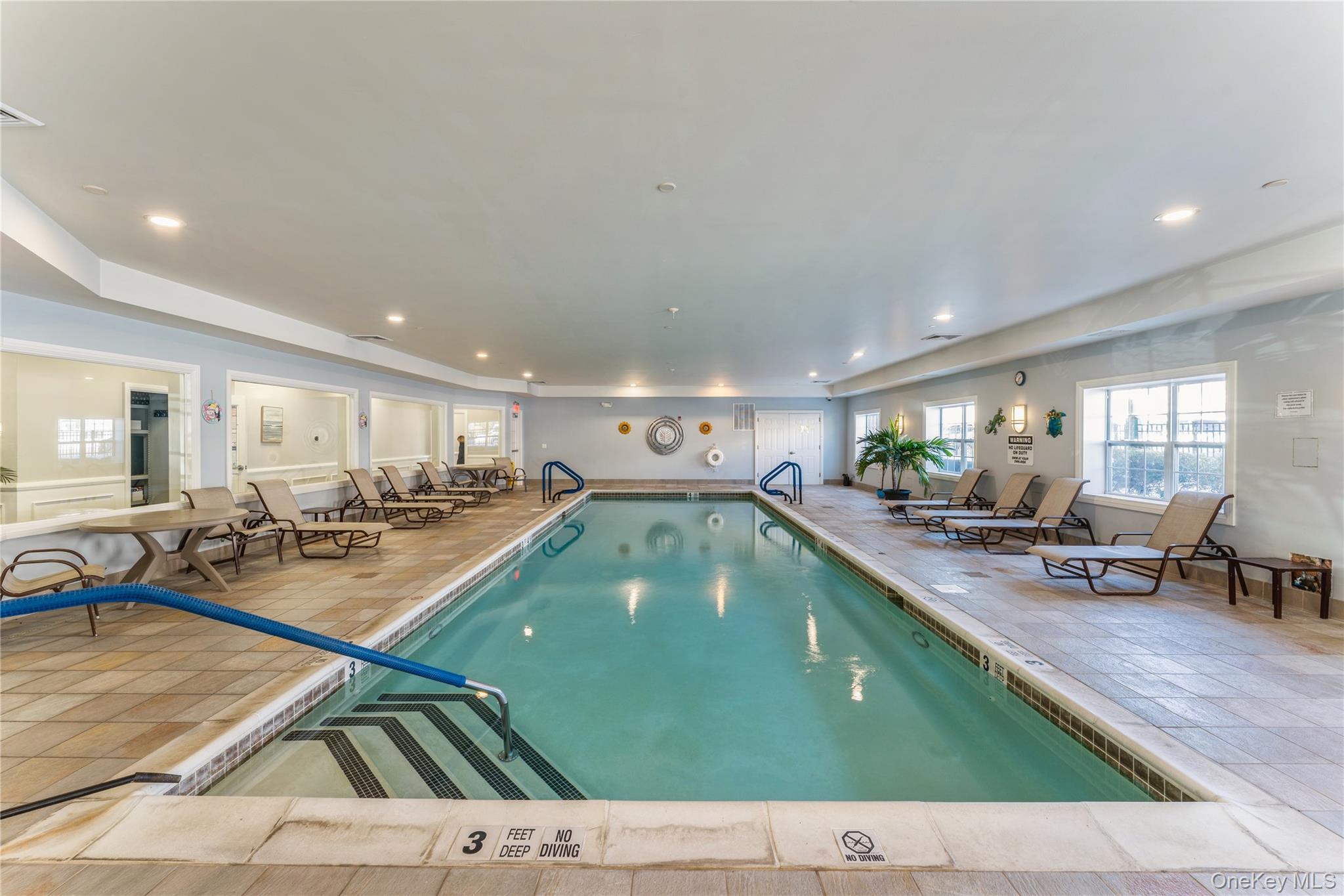 #18 photo, 403 Autumn Drive, Нассау ‖ East Meadow , NY 11554