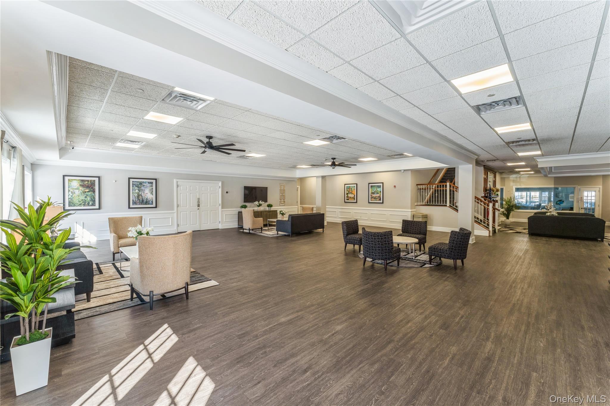 #20 photo, 403 Autumn Drive, Нассау ‖ East Meadow , NY 11554