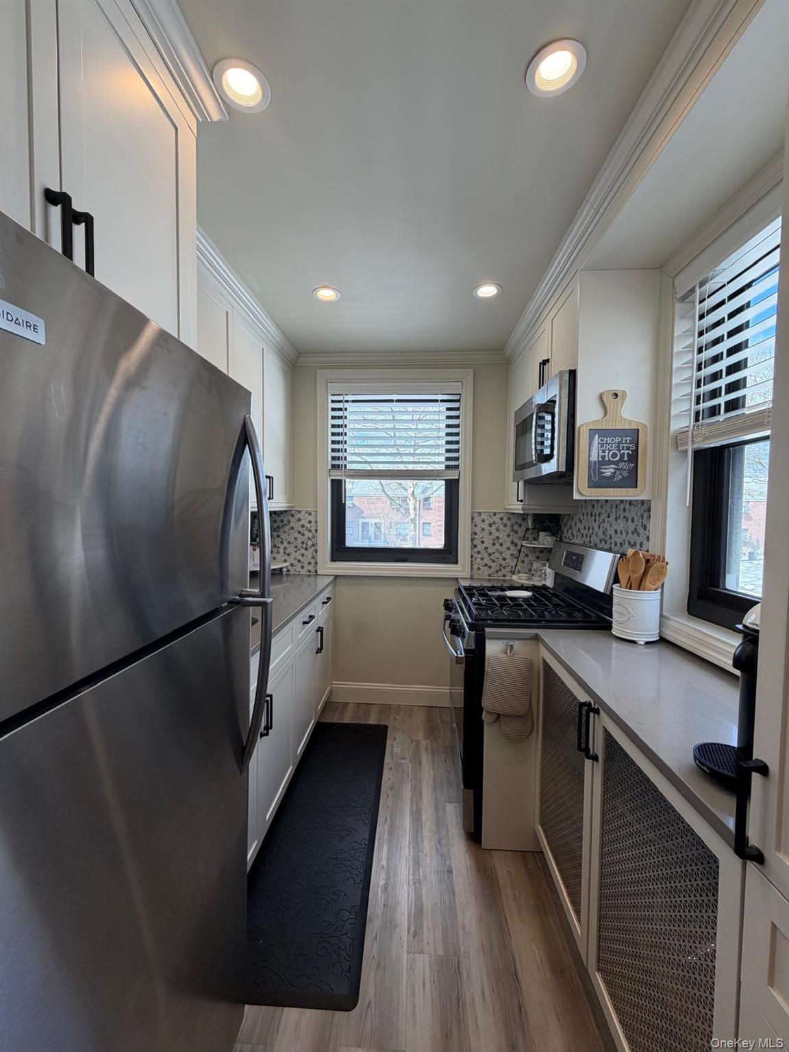 #17 photo, 1776 166th Street, Whitestone , NY 11357