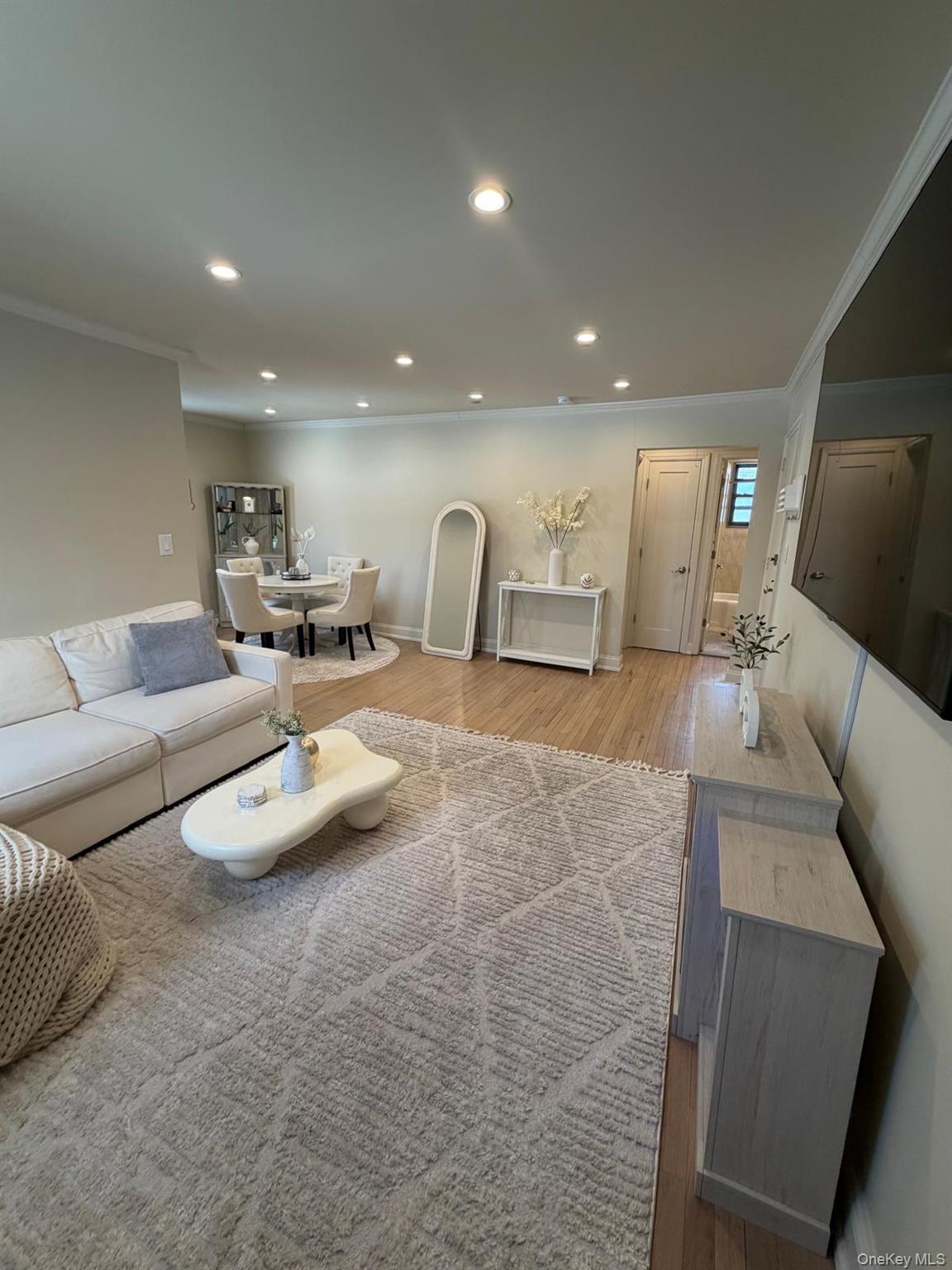 #4 photo, 1776 166th Street, Whitestone , NY 11357