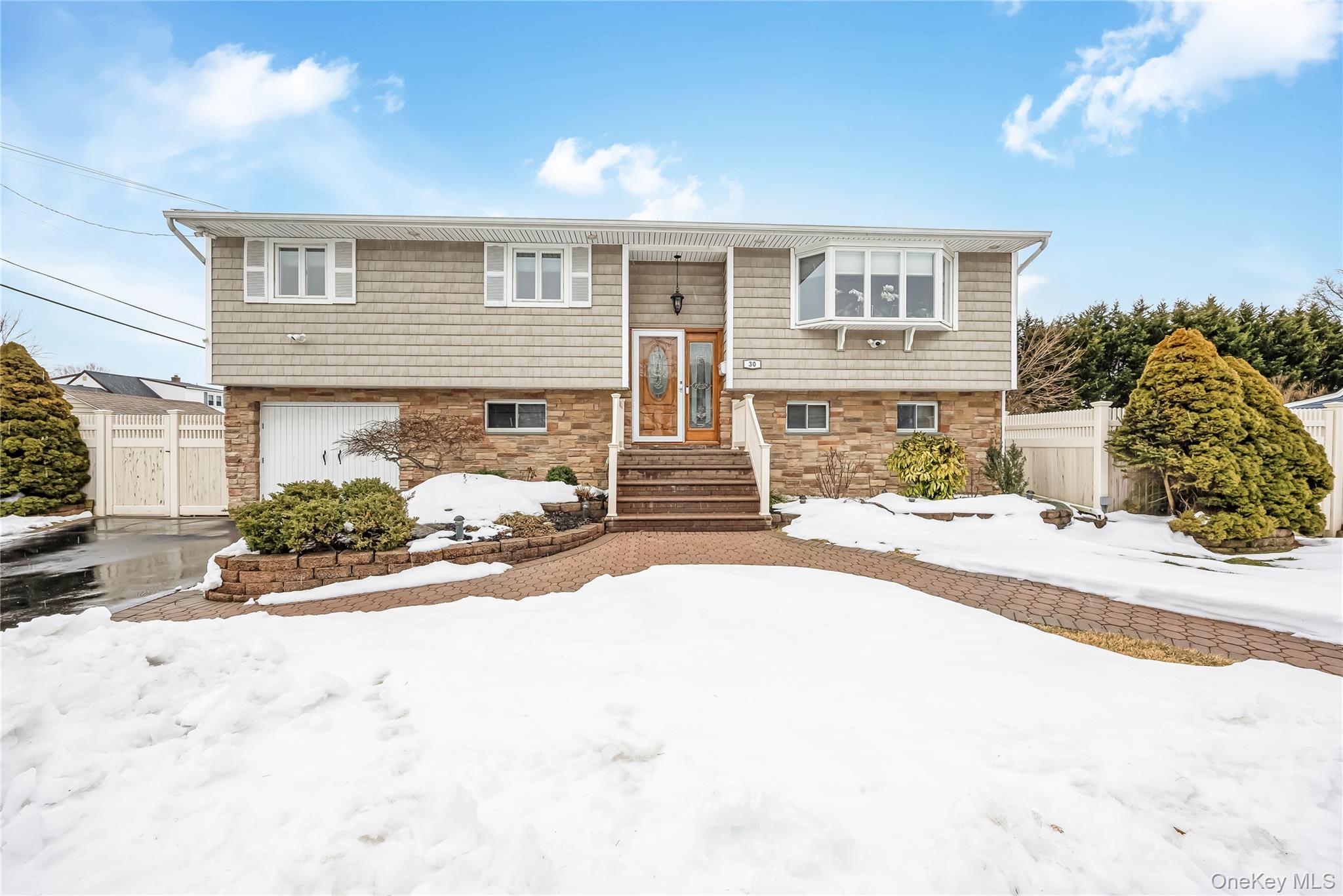 #2 photo, 30 Crestwood Boulevard, Нассау ‖ Farmingdale , NY 11735