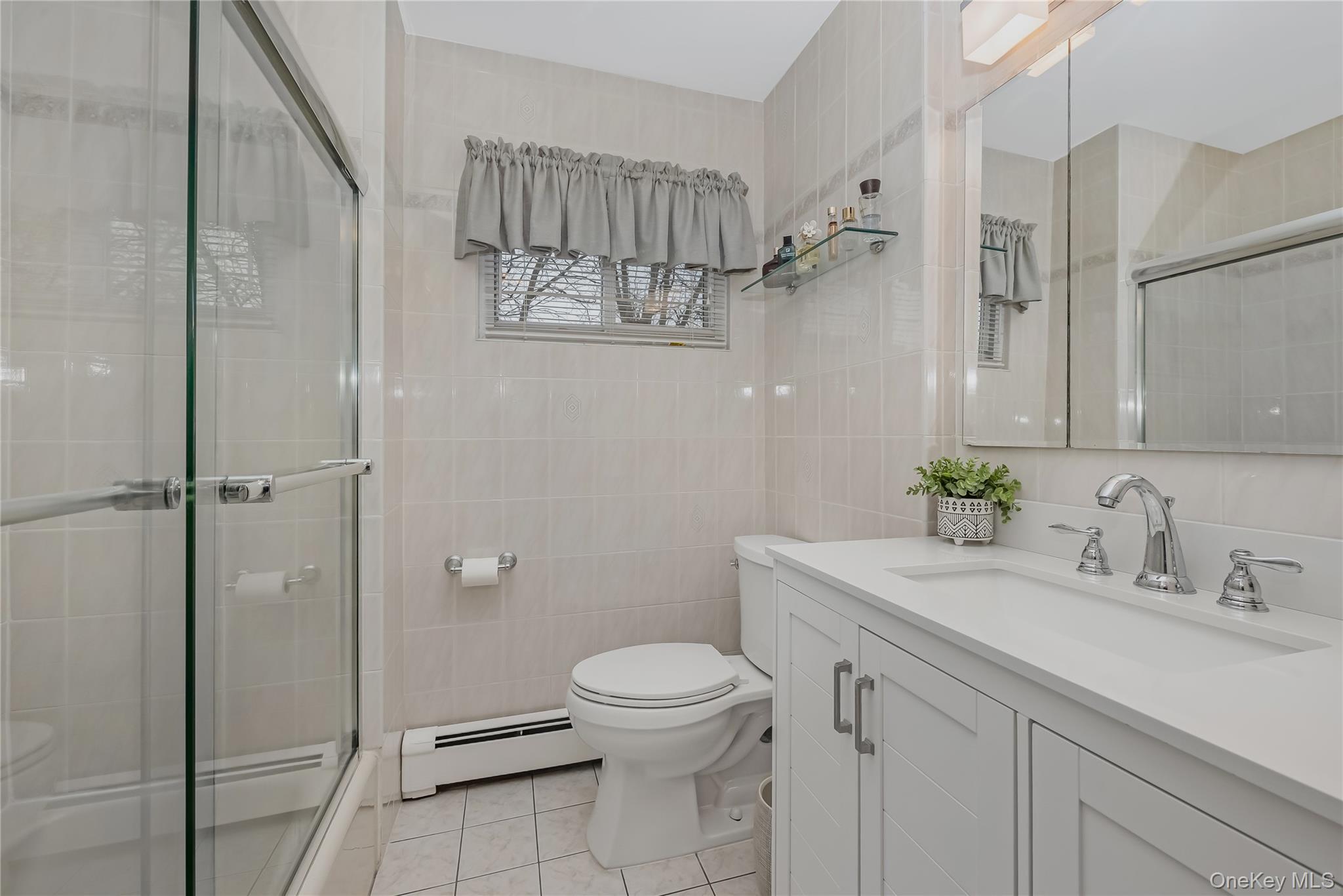 #20 photo, 30 Crestwood Boulevard, Нассау ‖ Farmingdale , NY 11735