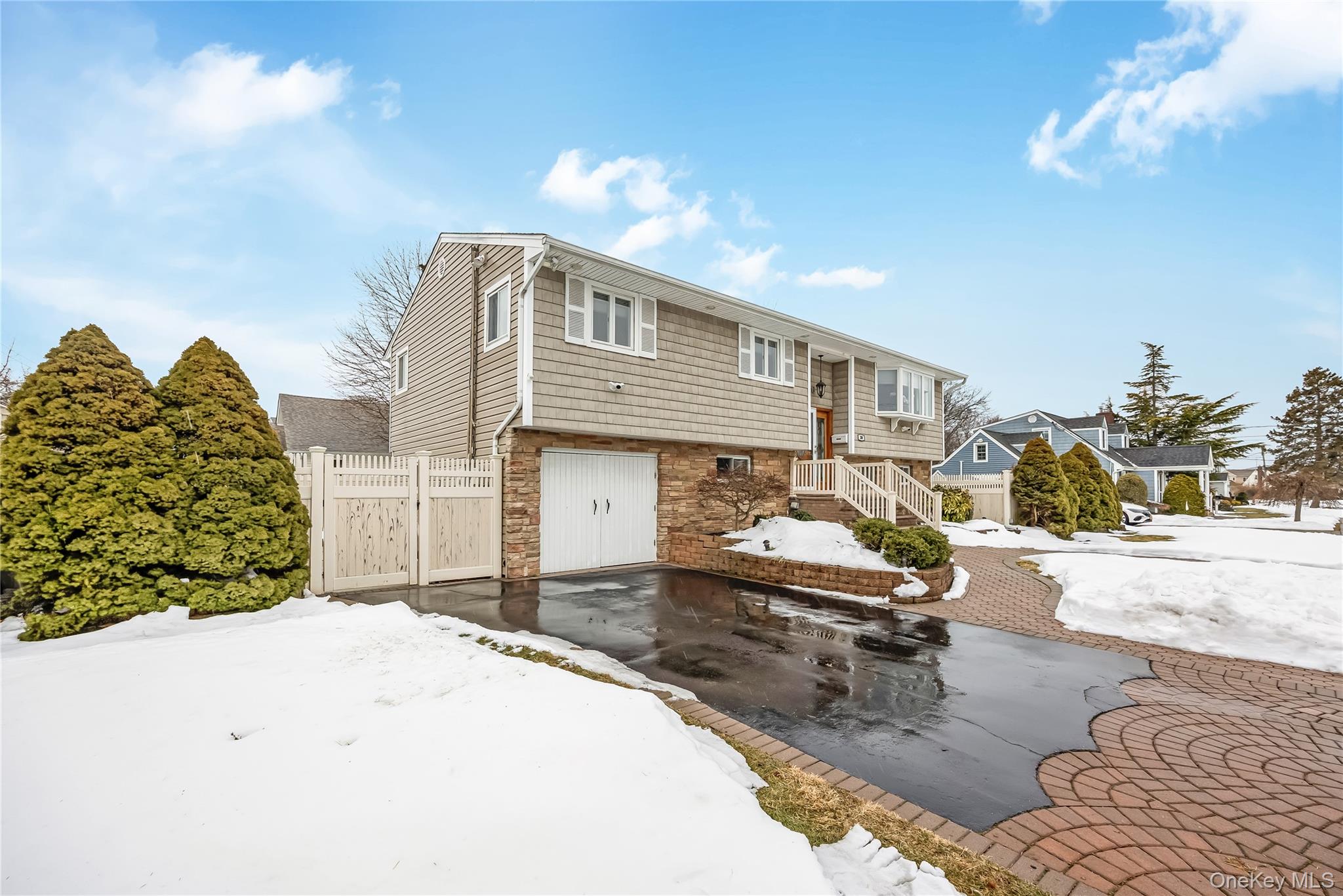 #4 photo, 30 Crestwood Boulevard, Нассау ‖ Farmingdale , NY 11735