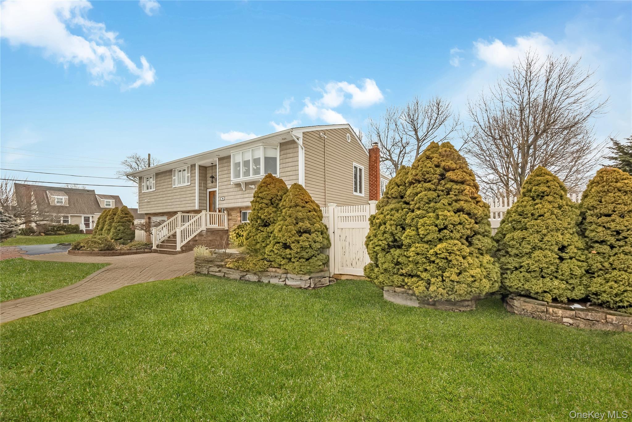 #5 photo, 30 Crestwood Boulevard, Нассау ‖ Farmingdale , NY 11735