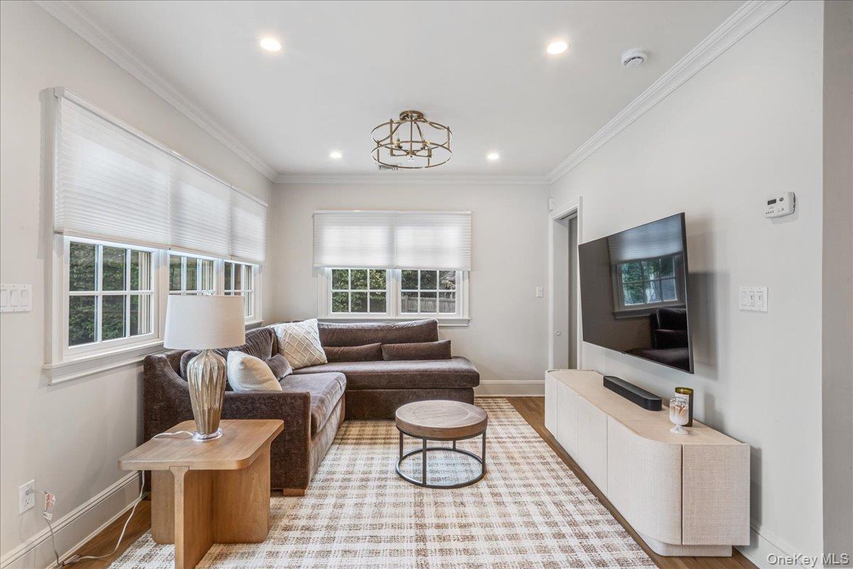 #14 photo, 33 Shepherd Street, Rockville Centre , NY 11570