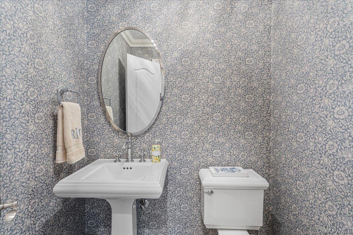 #16 photo, 33 Shepherd Street, Rockville Centre , NY 11570