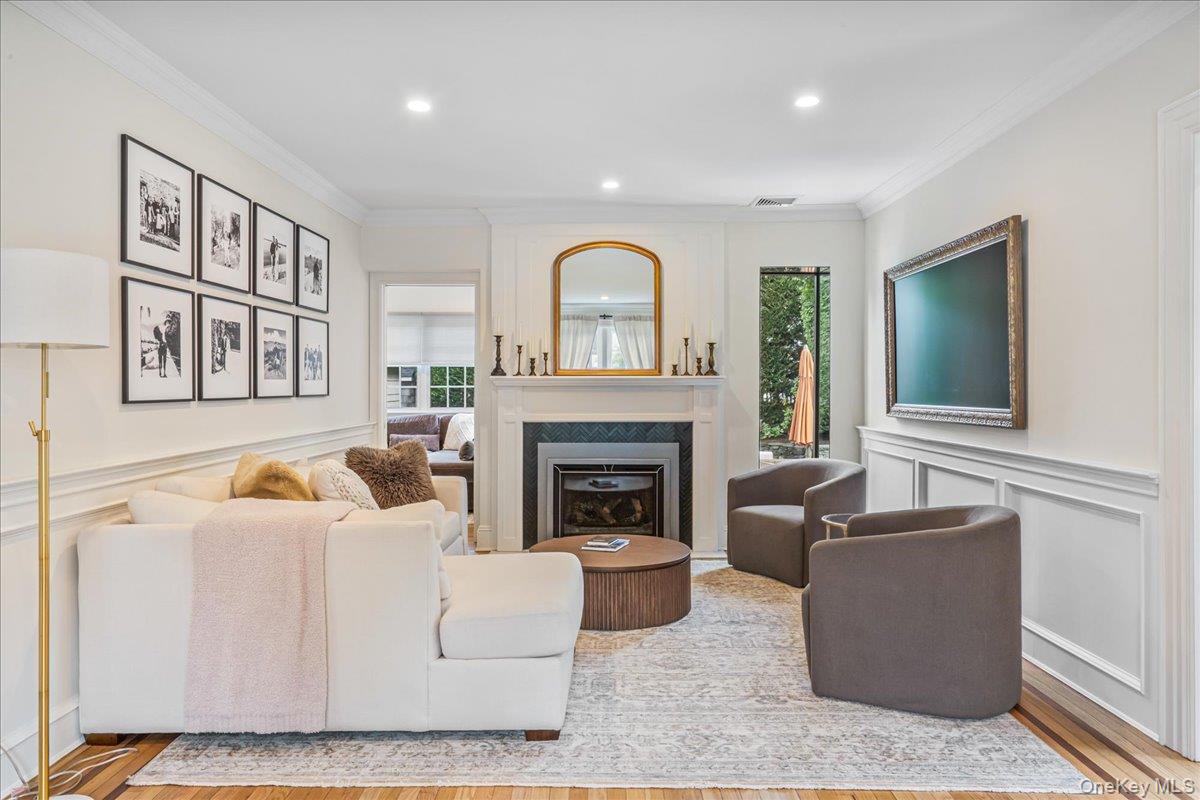 #5 photo, 33 Shepherd Street, Rockville Centre , NY 11570