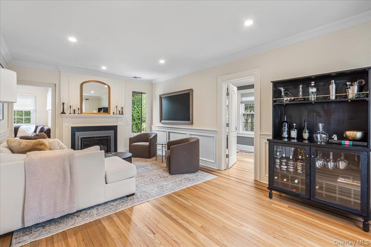 #6 photo, 33 Shepherd Street, Rockville Centre , NY 11570