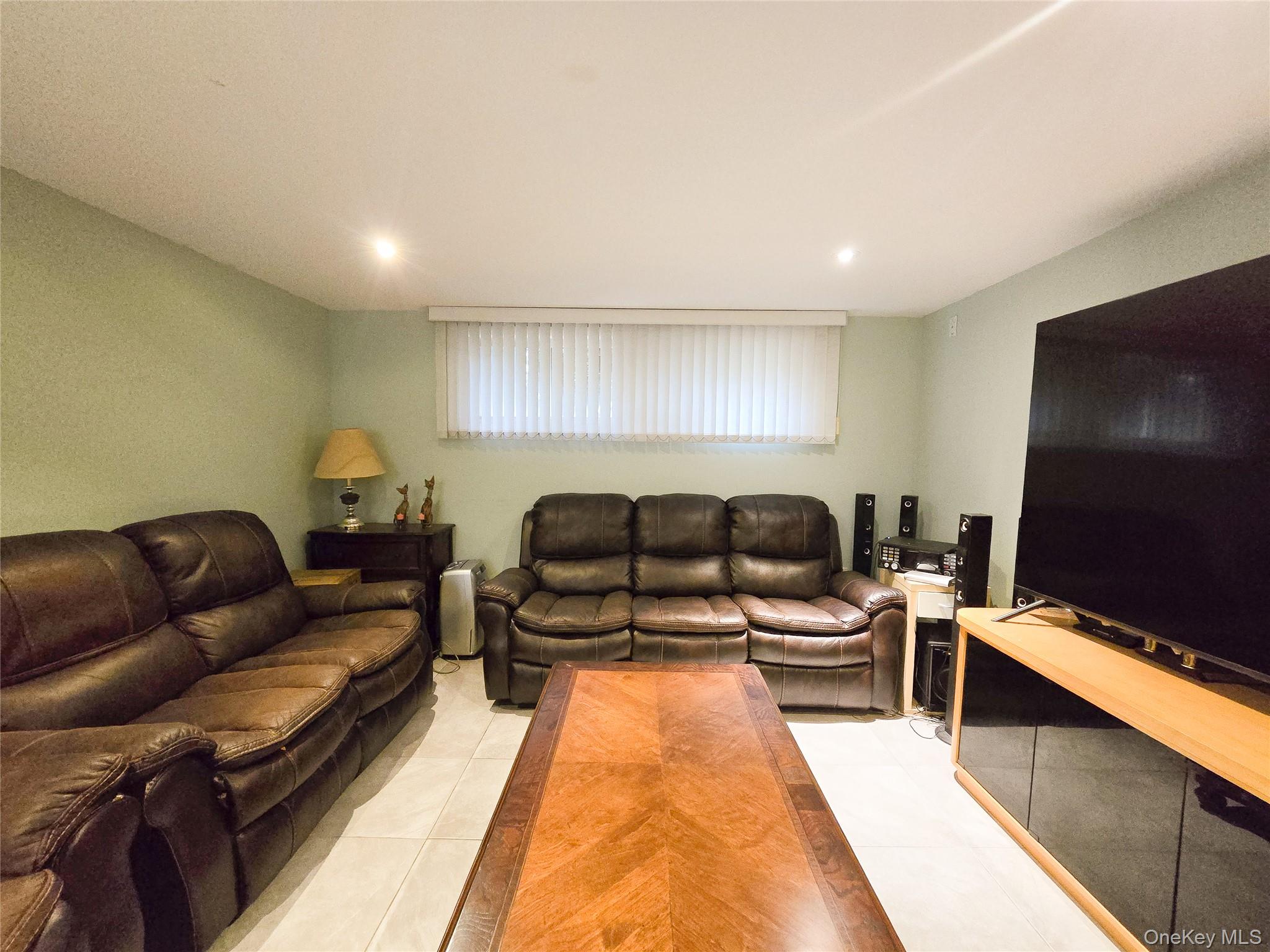 #18 photo, 24 Edna Drive, नासाउ काउंटी Syosset , NY 11791