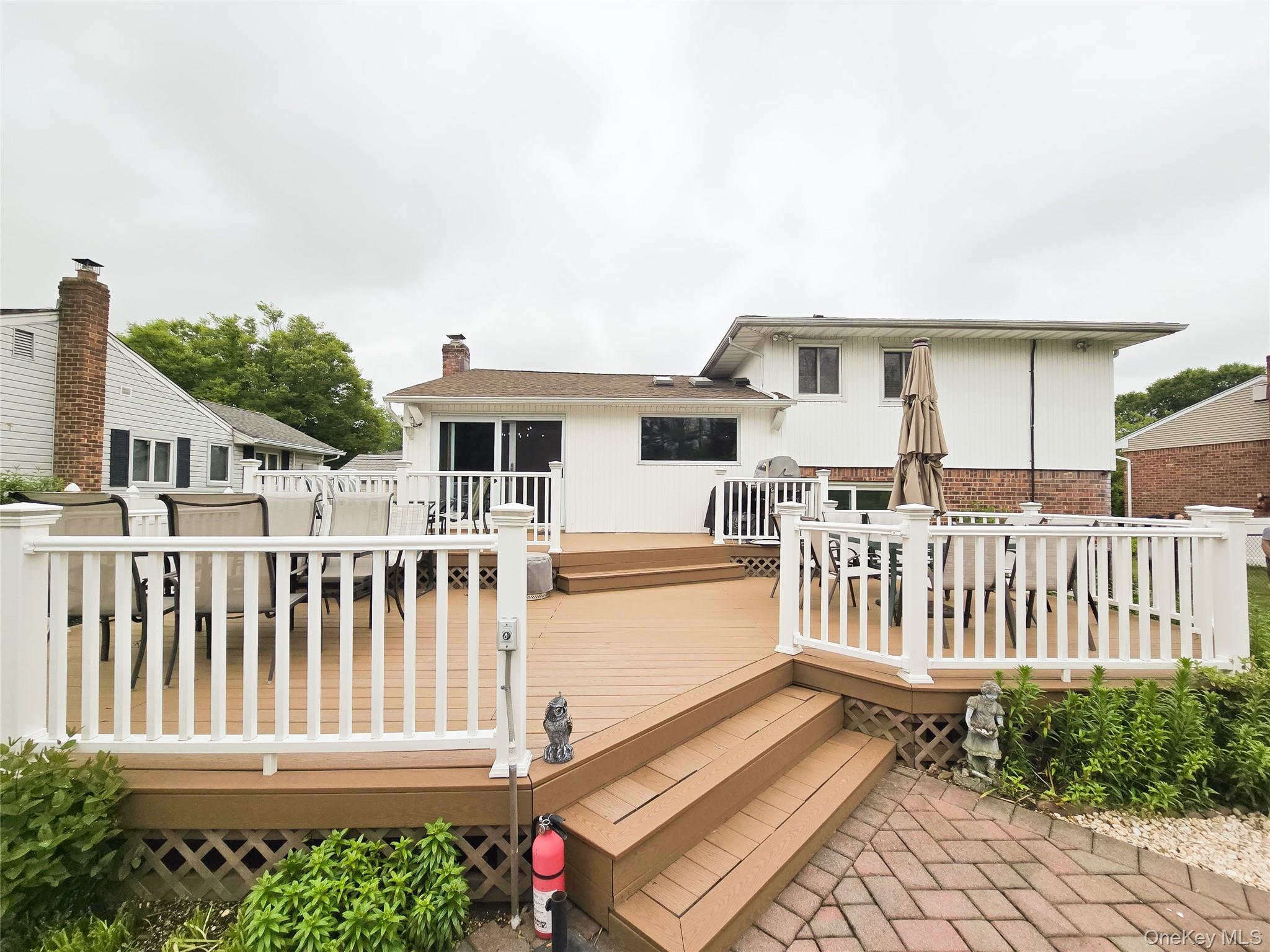 #4 photo, 24 Edna Drive, नासाउ काउंटी Syosset , NY 11791