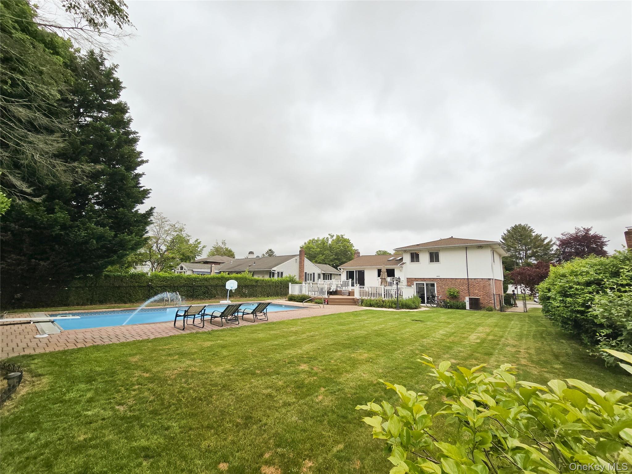 #7 photo, 24 Edna Drive, नासाउ काउंटी Syosset , NY 11791