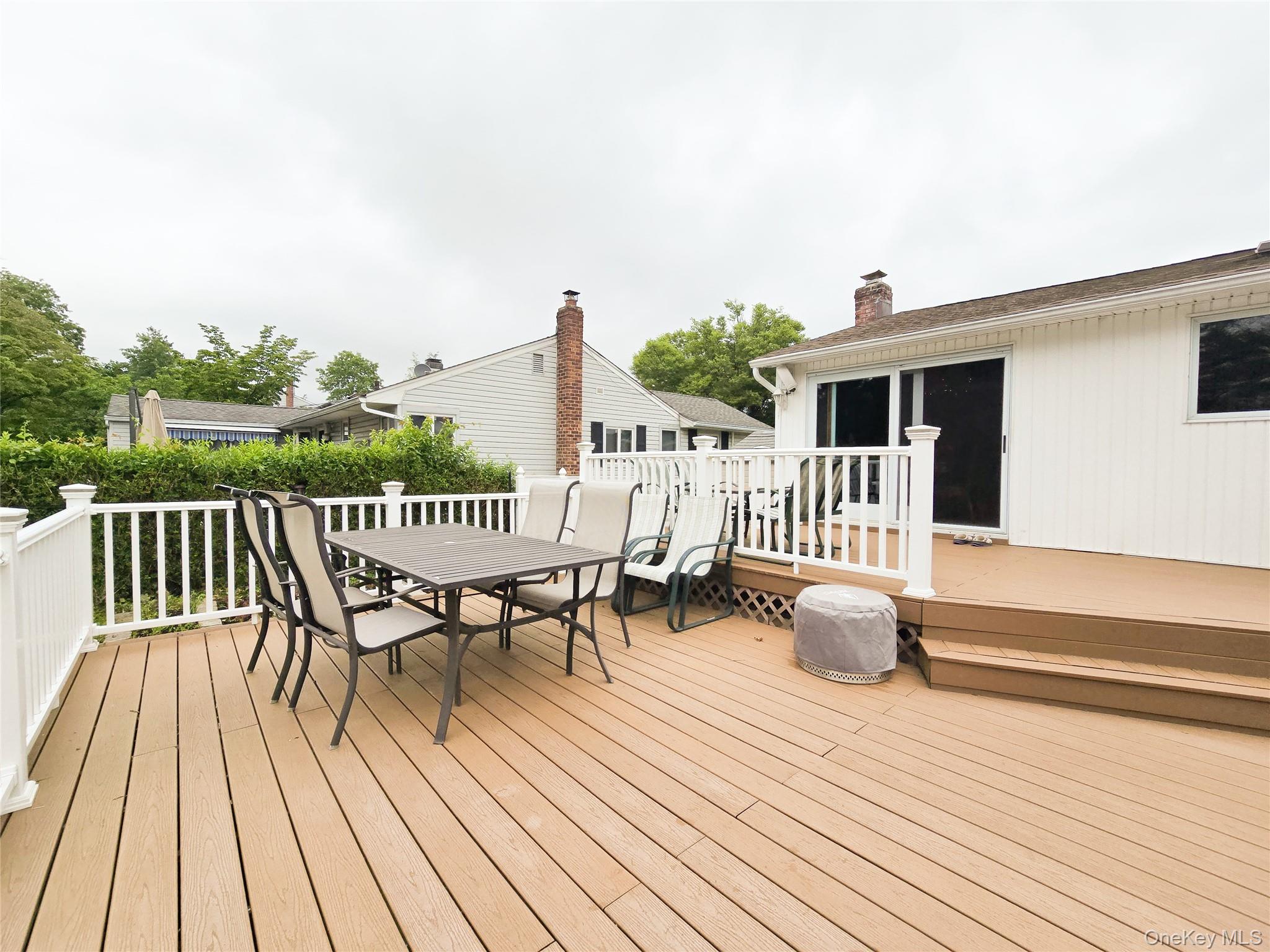 #8 photo, 24 Edna Drive, नासाउ काउंटी Syosset , NY 11791