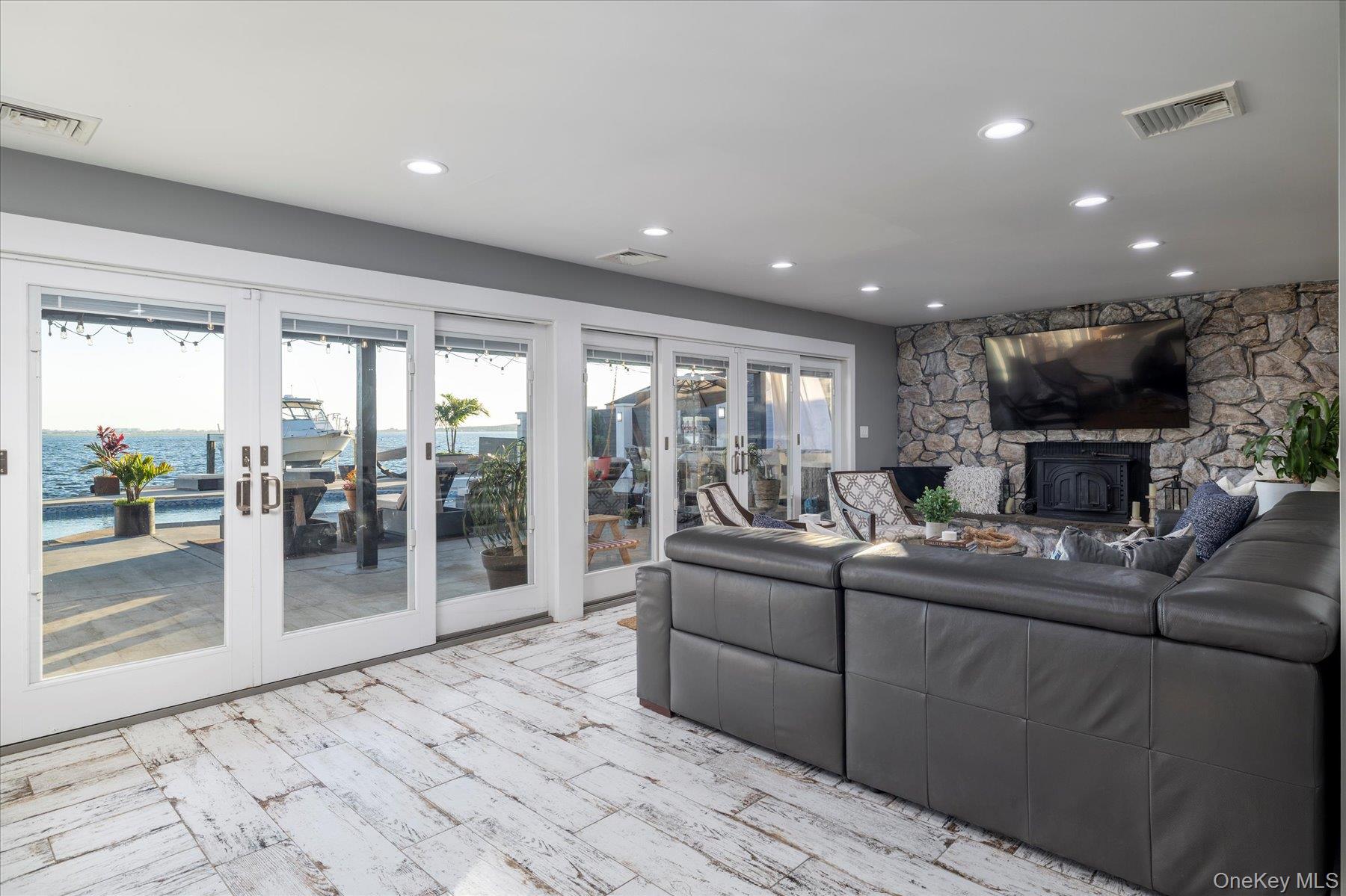 #15 photo, 3600 Bertha Drive, 长岛 Baldwin Harbor , NY 11510