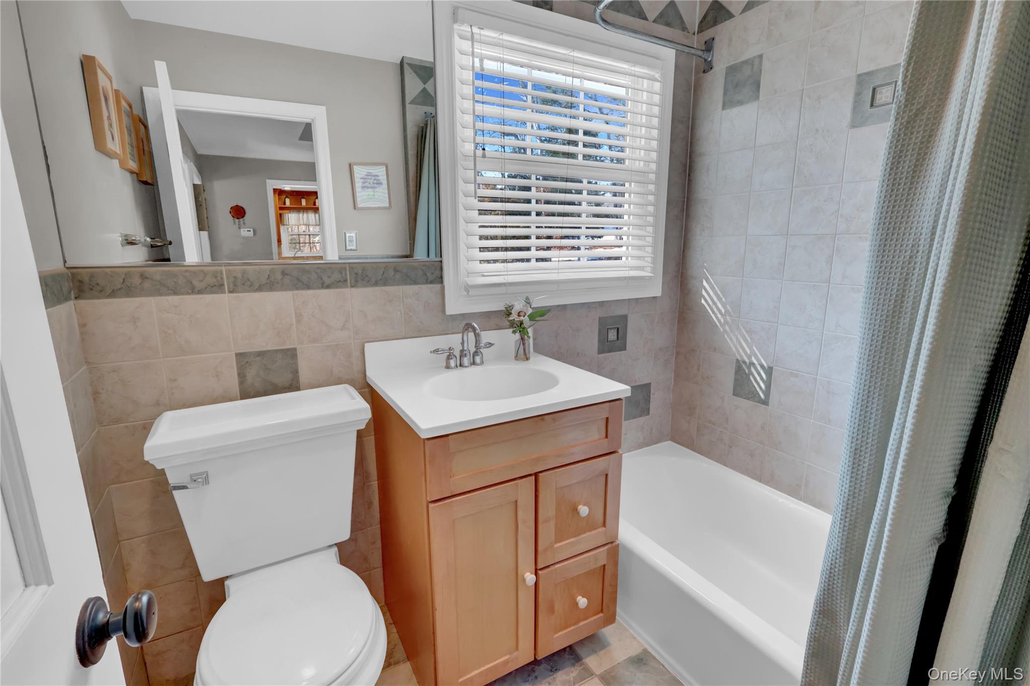 #17 photo, 8 Noel Place, सफ़ोक काउंटी Smithtown , NY 11787