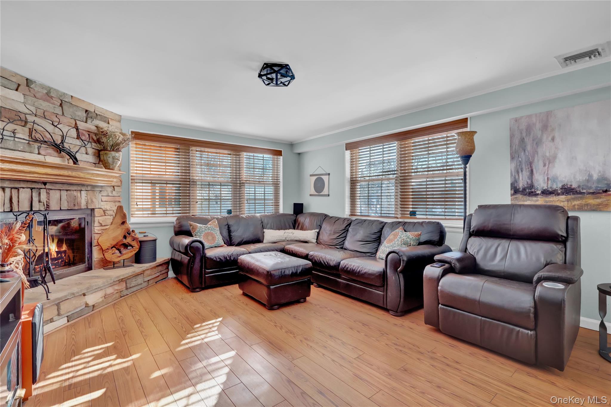 #4 photo, 8 Noel Place, सफ़ोक काउंटी Smithtown , NY 11787