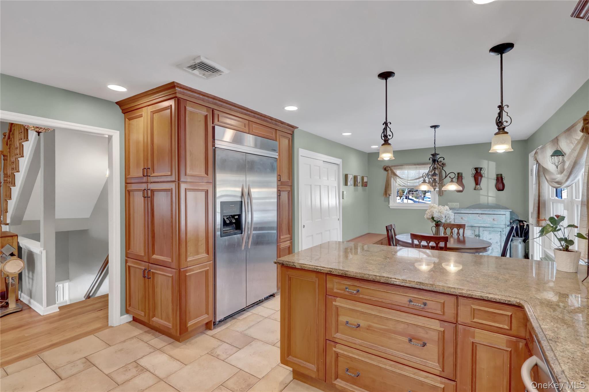 #8 photo, 8 Noel Place, सफ़ोक काउंटी Smithtown , NY 11787