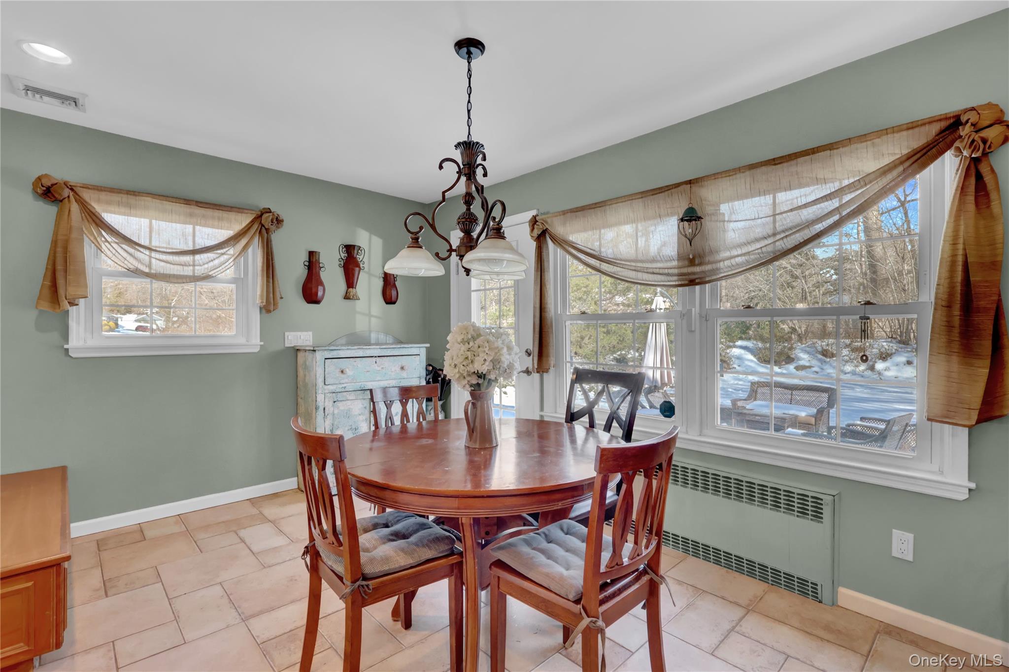 #9 photo, 8 Noel Place, सफ़ोक काउंटी Smithtown , NY 11787