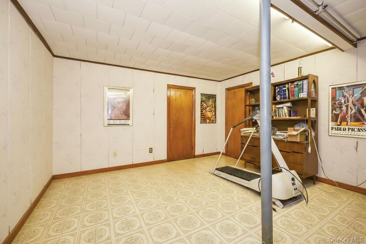 #17 photo, 56-47 185th Street, 皇后区 Fresh Meadows , NY 11365