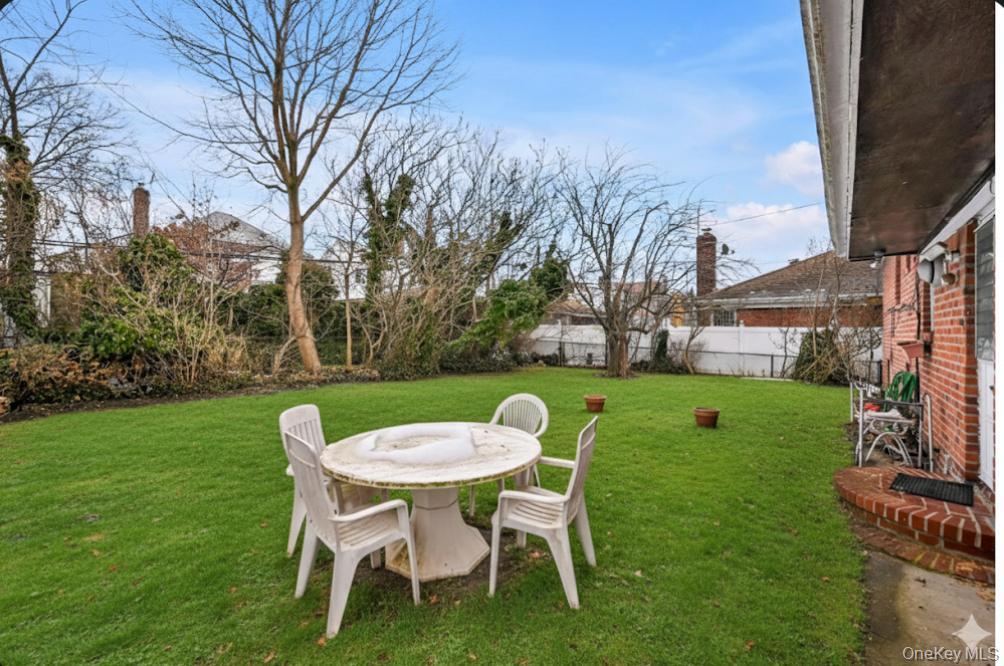 #20 photo, 56-47 185th Street, 皇后区 Fresh Meadows , NY 11365