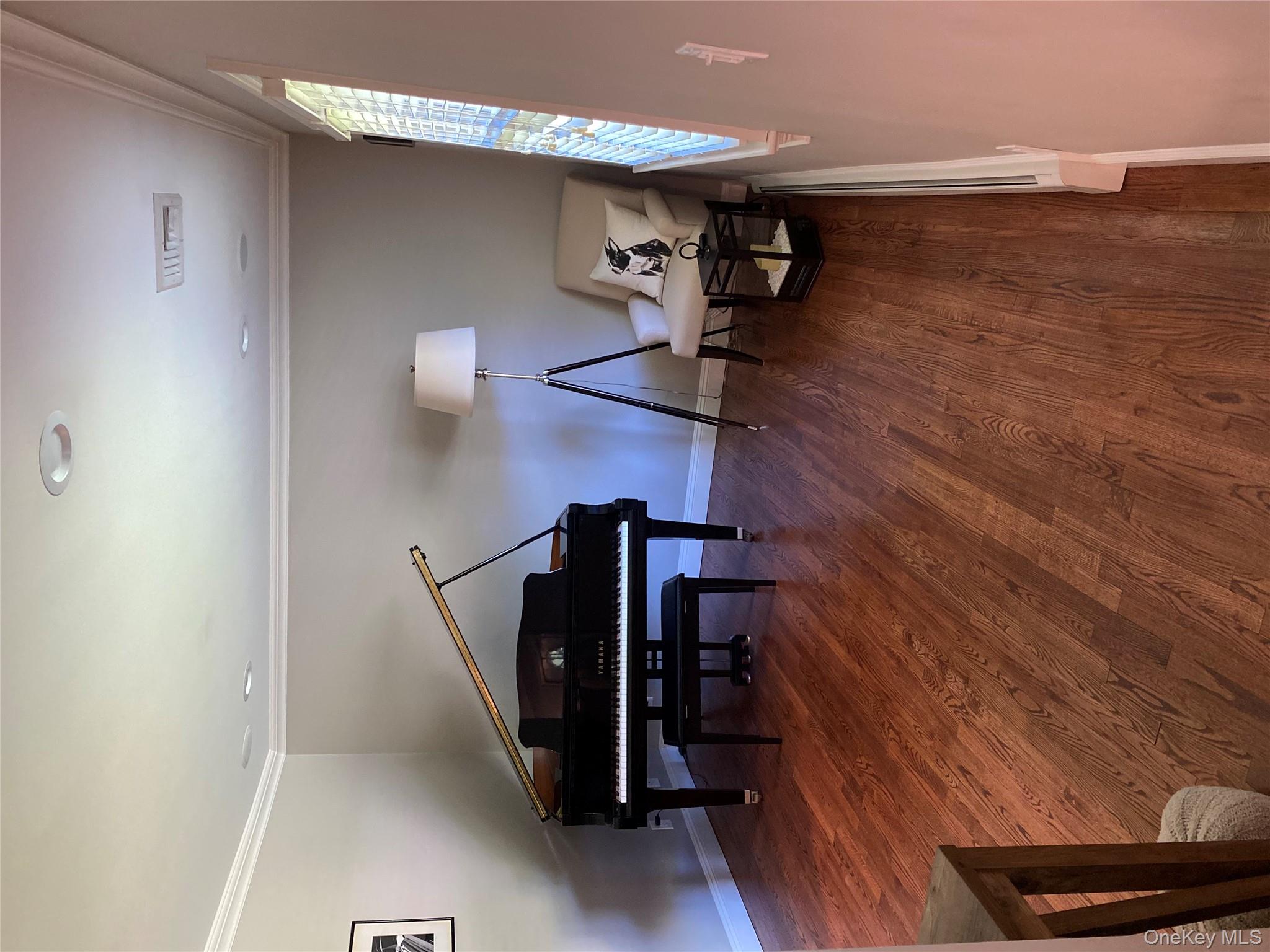 #11 photo, 6 Robinson Street, Shoreham , NY 11786