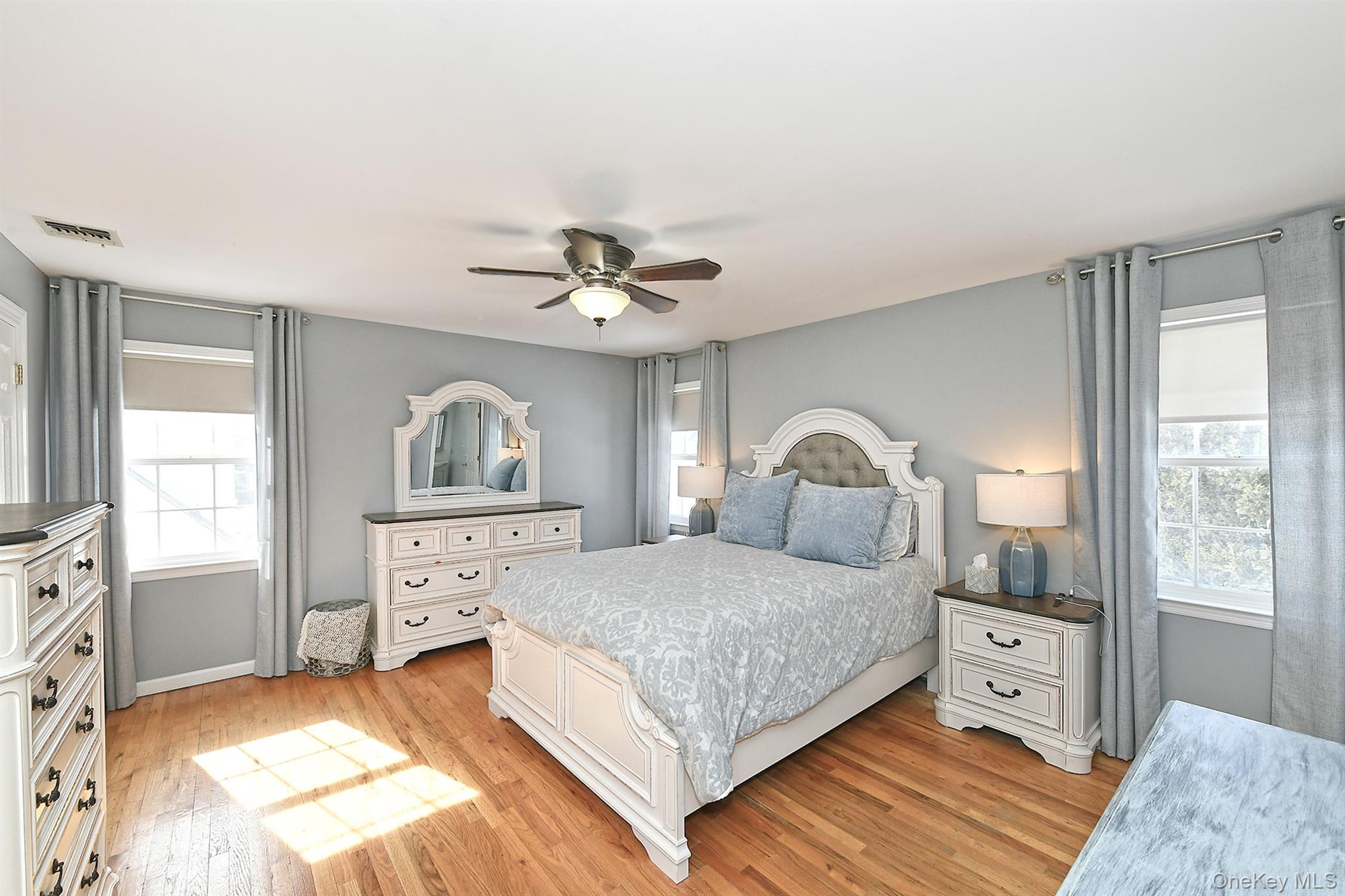 #14 photo, 312 Cambon Avenue, Саффолк ‖ Saint James , NY 11780