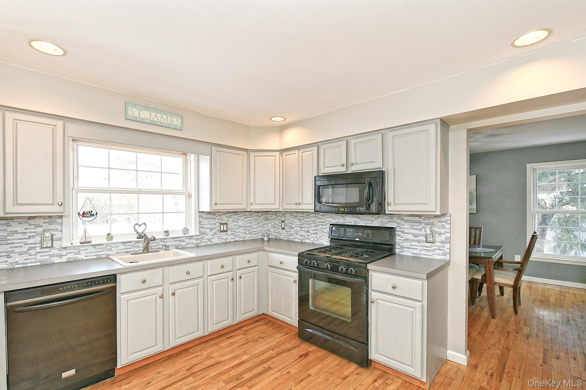 #7 photo, 312 Cambon Avenue, Саффолк ‖ Saint James , NY 11780