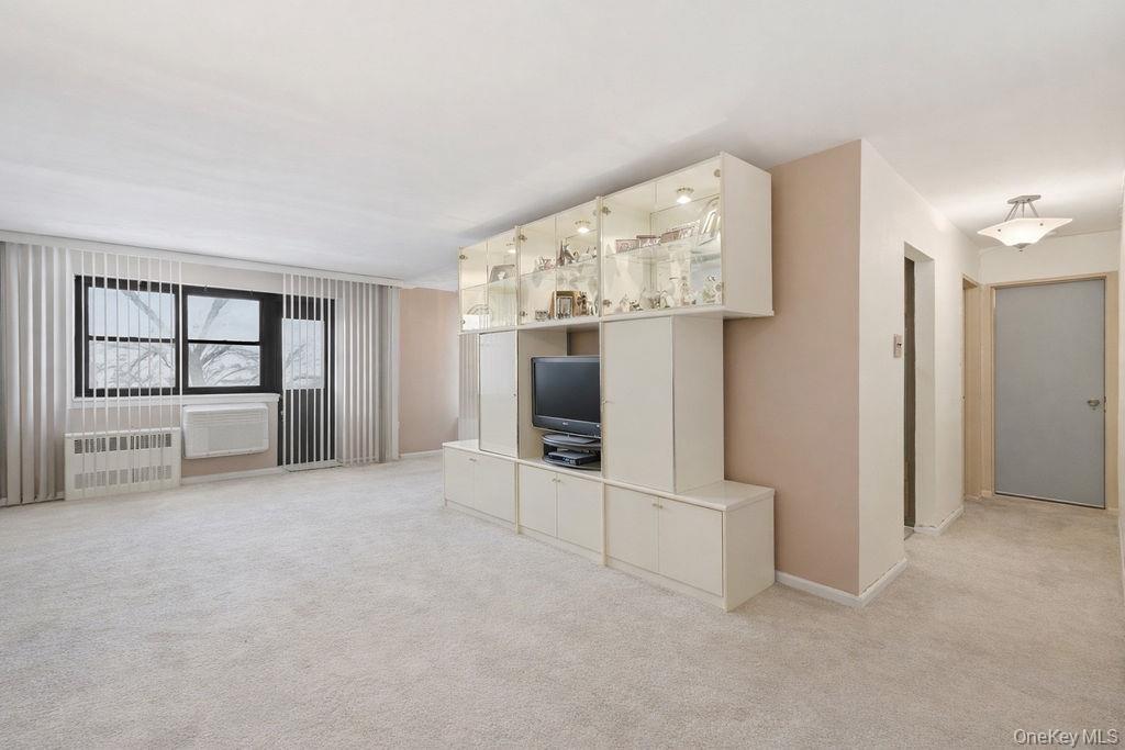 #2 photo, 85-10 151st Avenue, কুইন্‌স Howard Beach , NY 11414