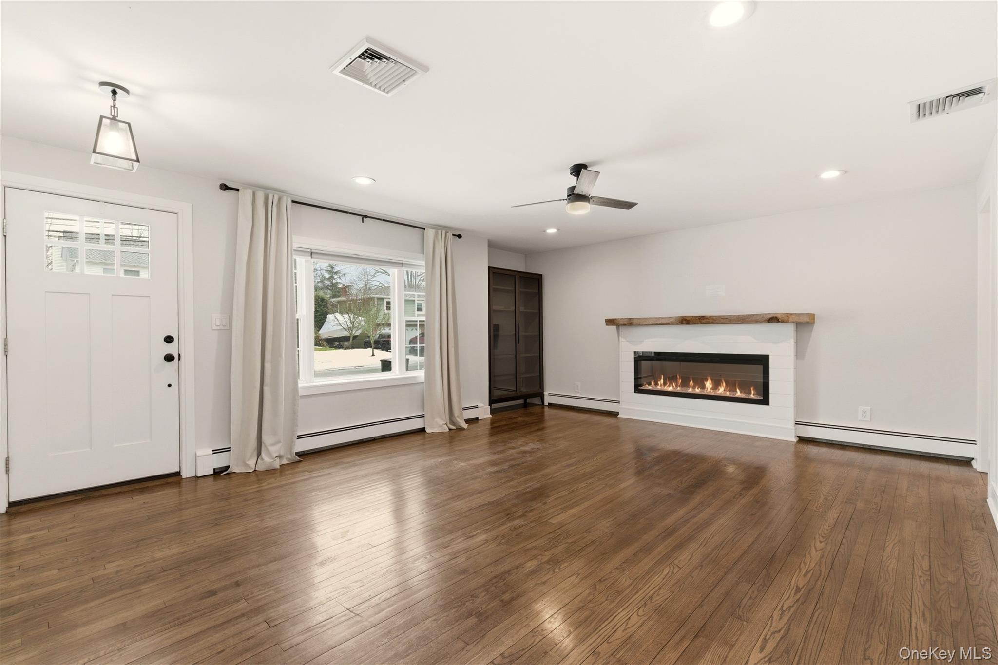 #2 photo, 9 Hinton Avenue, Babylon , NY 11702