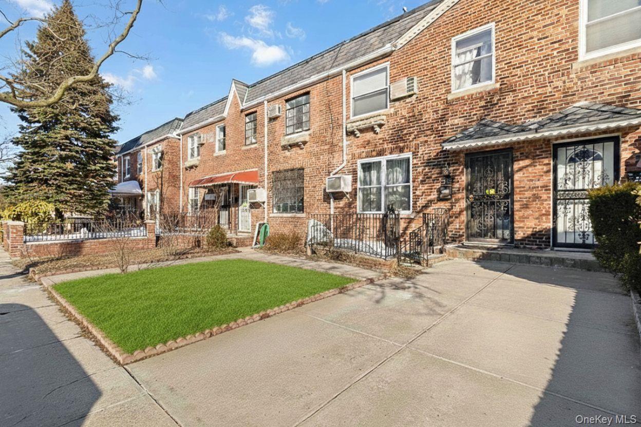 #1 photo, 21-45 80 Street, Куинс ‖ East Elmhurst , NY 11370