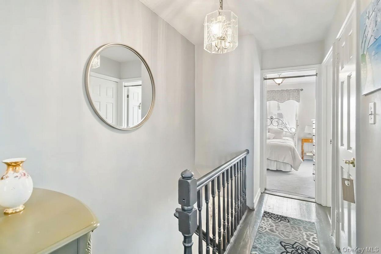 #18 photo, 21-45 80 Street, Куинс ‖ East Elmhurst , NY 11370