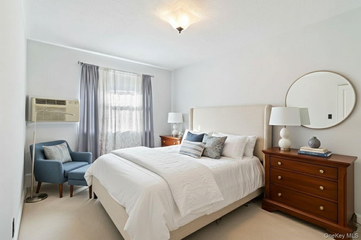 #19 photo, 21-45 80 Street, Куинс ‖ East Elmhurst , NY 11370