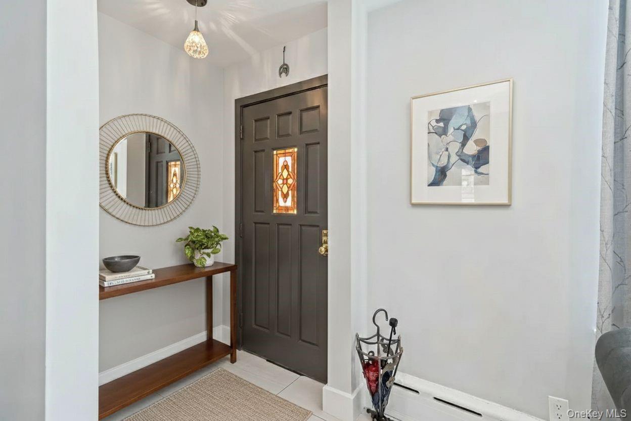 #2 photo, 21-45 80 Street, Куинс ‖ East Elmhurst , NY 11370