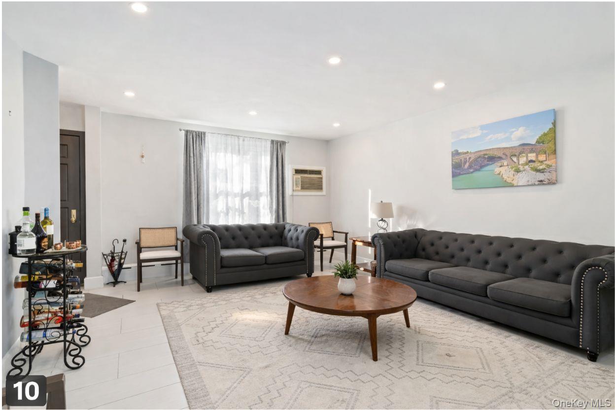 #5 photo, 21-45 80 Street, Куинс ‖ East Elmhurst , NY 11370