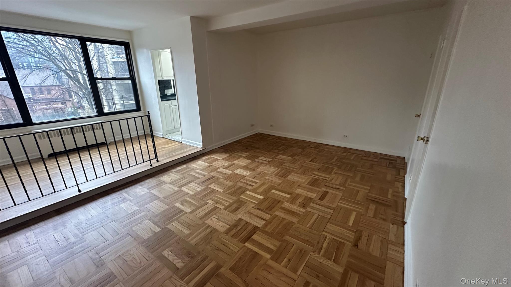 #8 photo, 98-10 64th Avenue, Rego Park , NY 11374