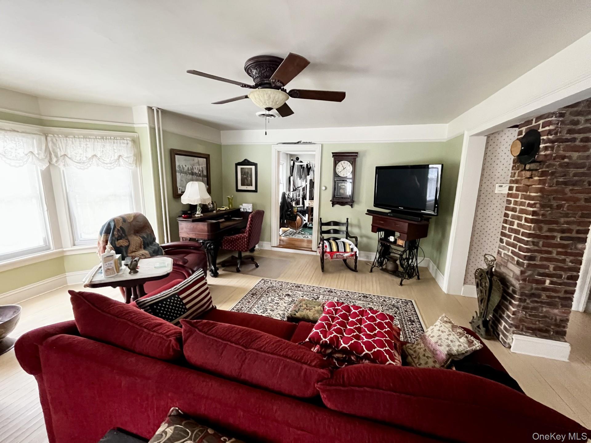 #5 photo, 7 Gerhardy Court, सफ़ोक काउंटी East Islip , NY 11730