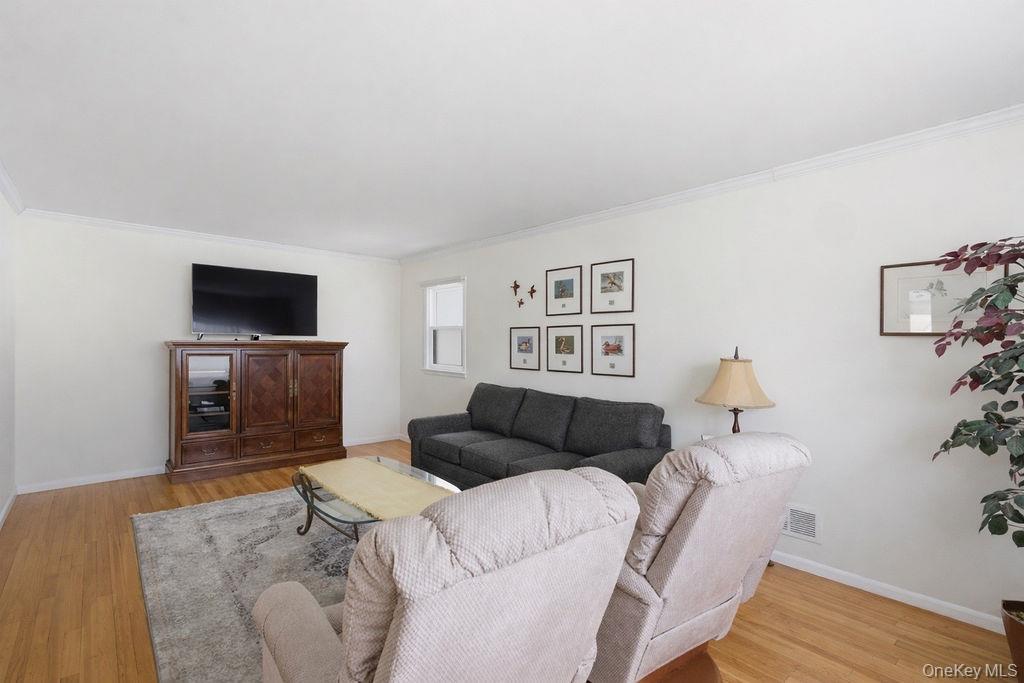 #2 photo, 163-18 97th Street, 뉴욕퀸즈 Howard Beach , NY 11414